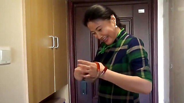 Mom and direspon HD video